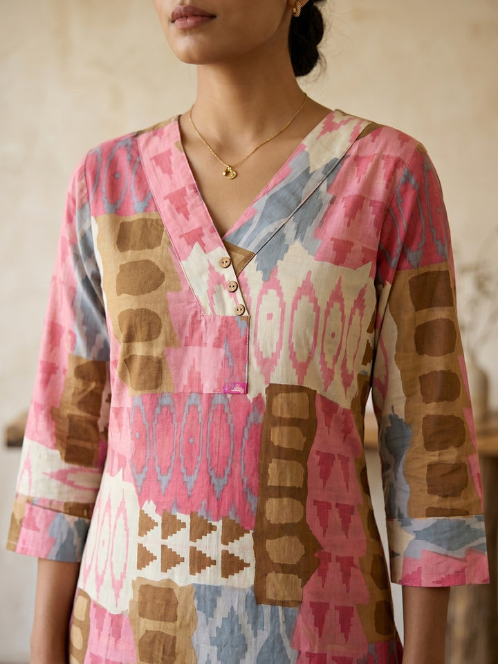 Pink Printed Cotton Blend V Neck Straight Kurta With Pant