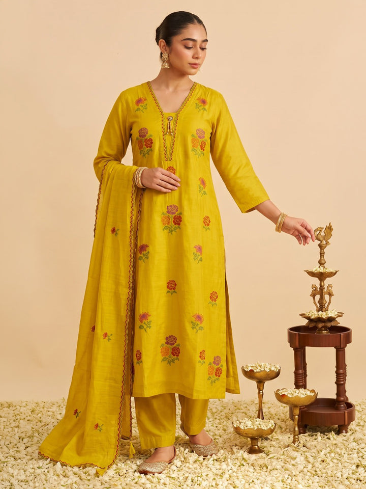 Yellow Embroidered Chanderi Kurta With Pant &amp; Dupatta