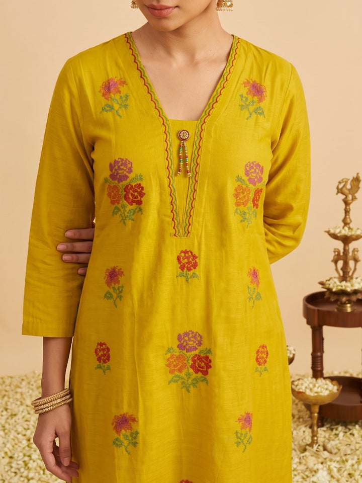 Yellow Embroidered Chanderi Kurta With Pant &amp; Dupatta