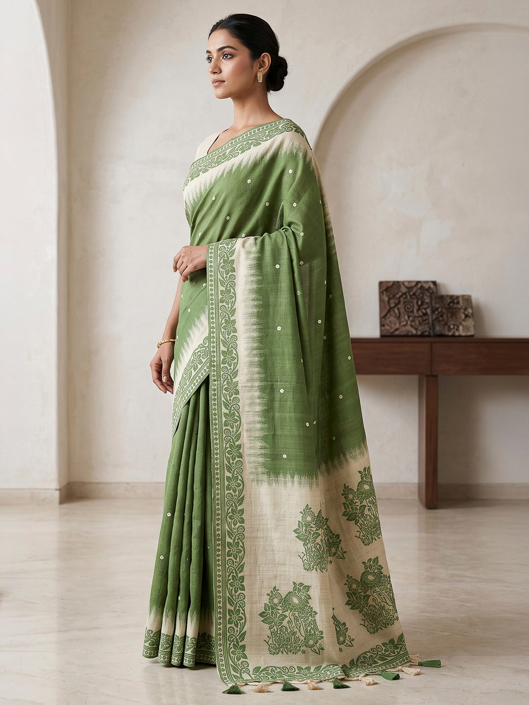 Green Cotton Blend Woven Saree