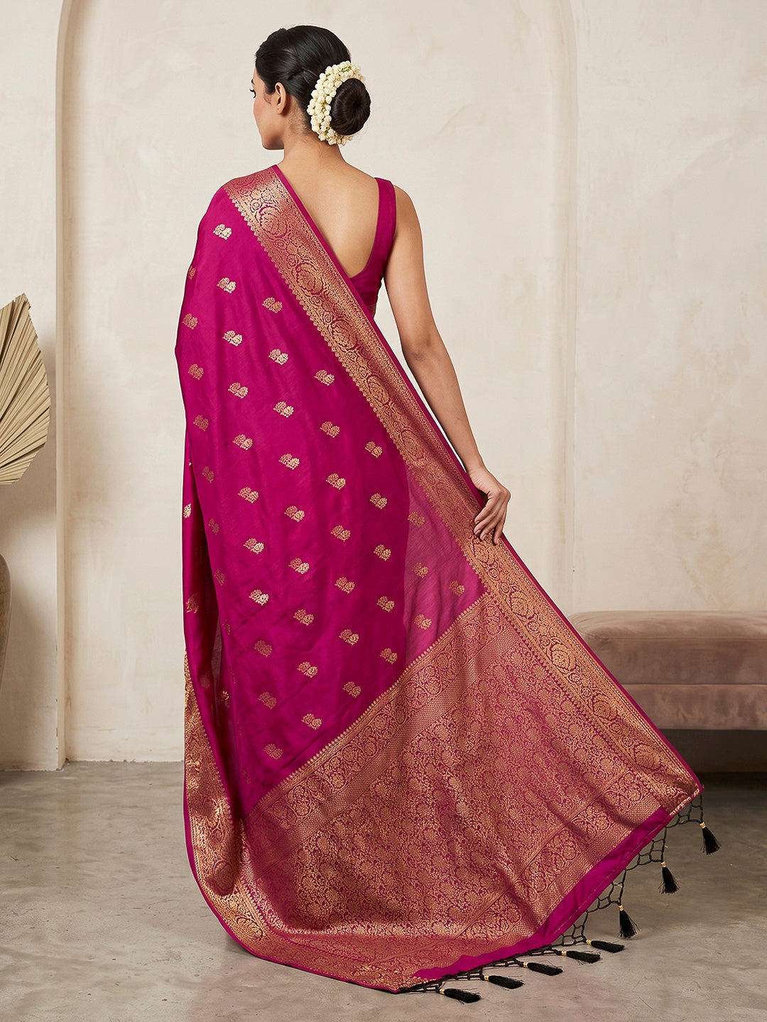 Rani Woven Design Dola Silk Saree
