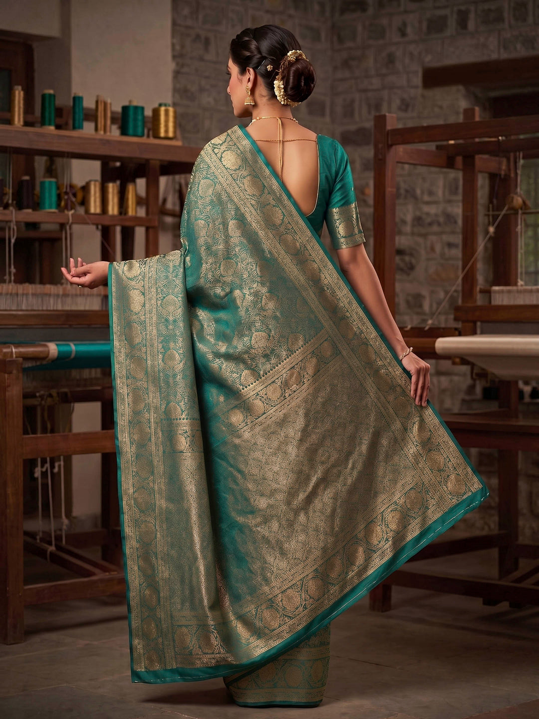 Green Woven Design Art Silk Kanjivaram Saree