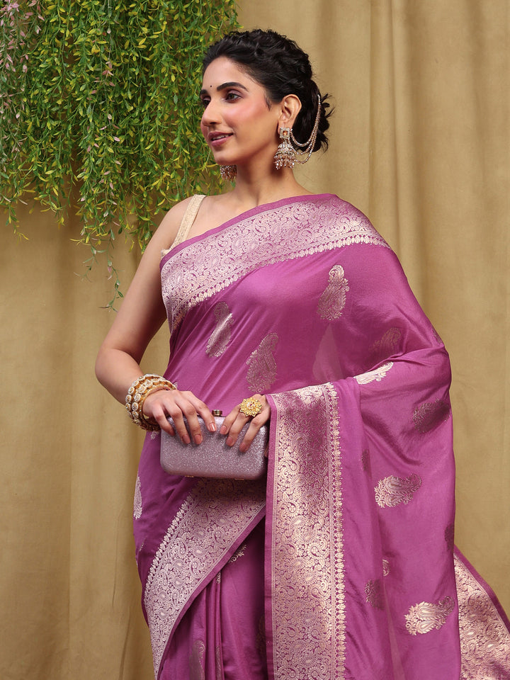 Zari Border Booti Handloom Woven Saree