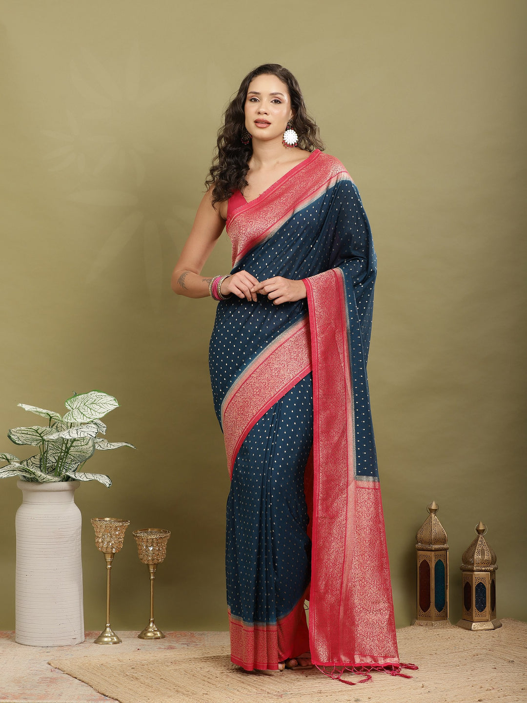 Polka Dot Woven Booti Crepe Saree