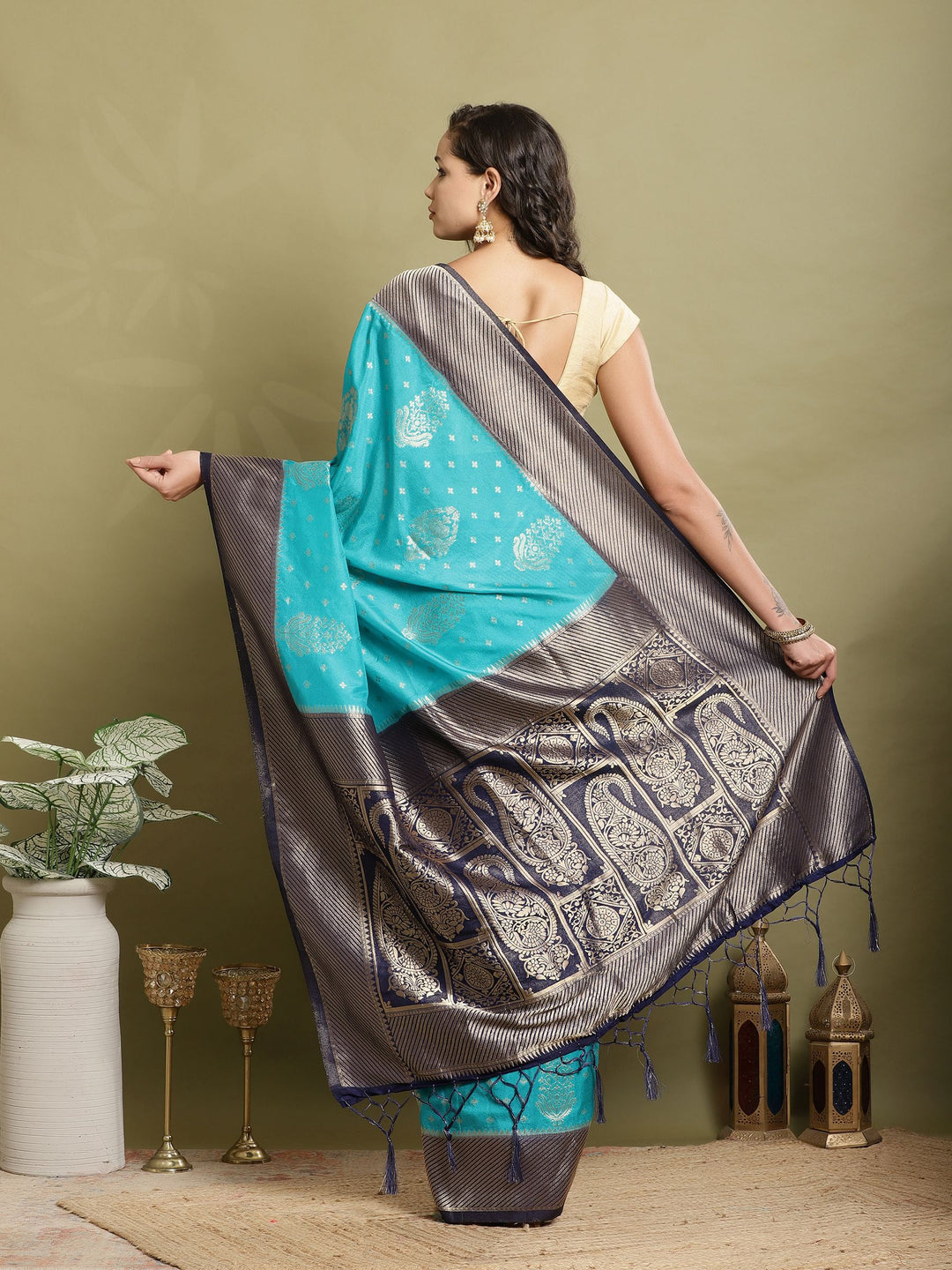 Zari Booti Woven  Crepe Saree