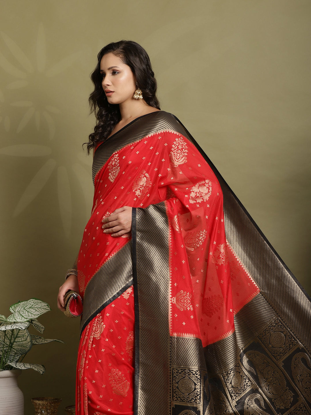 Zari Booti Woven  Crepe Saree
