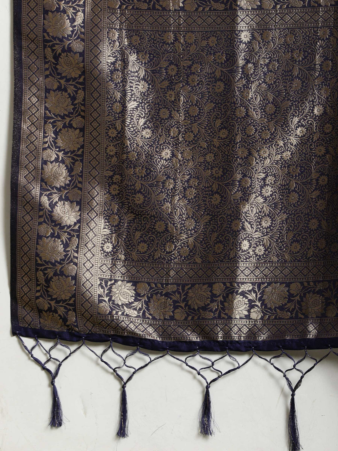 Zari Booti Woven  Crepe Saree