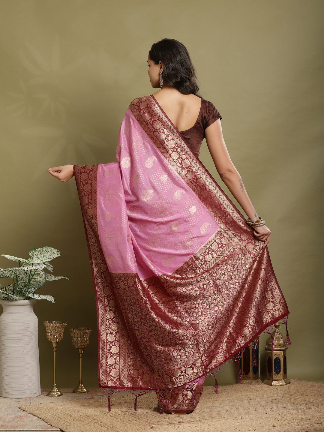 Zari Booti Woven  Crepe Saree