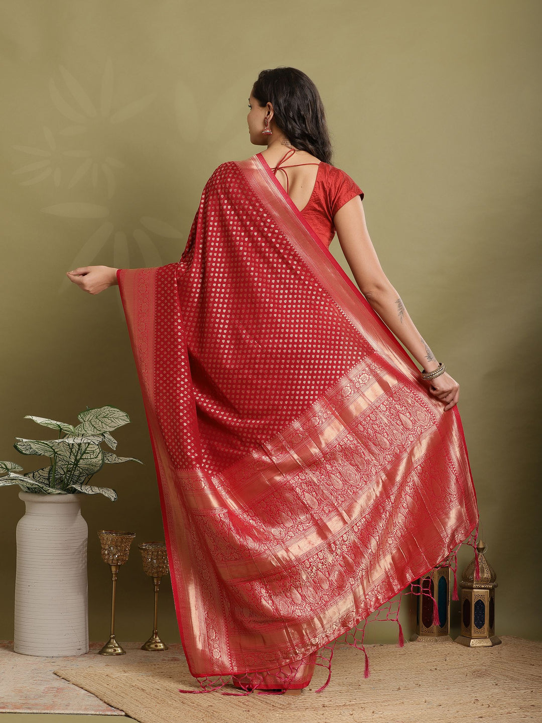 Zari Booti Woven  Crepe Saree