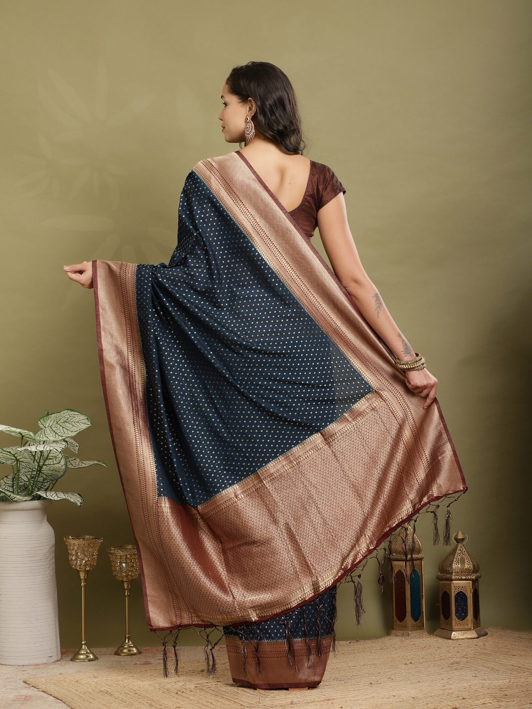 Zari Booti Woven  Crepe Saree