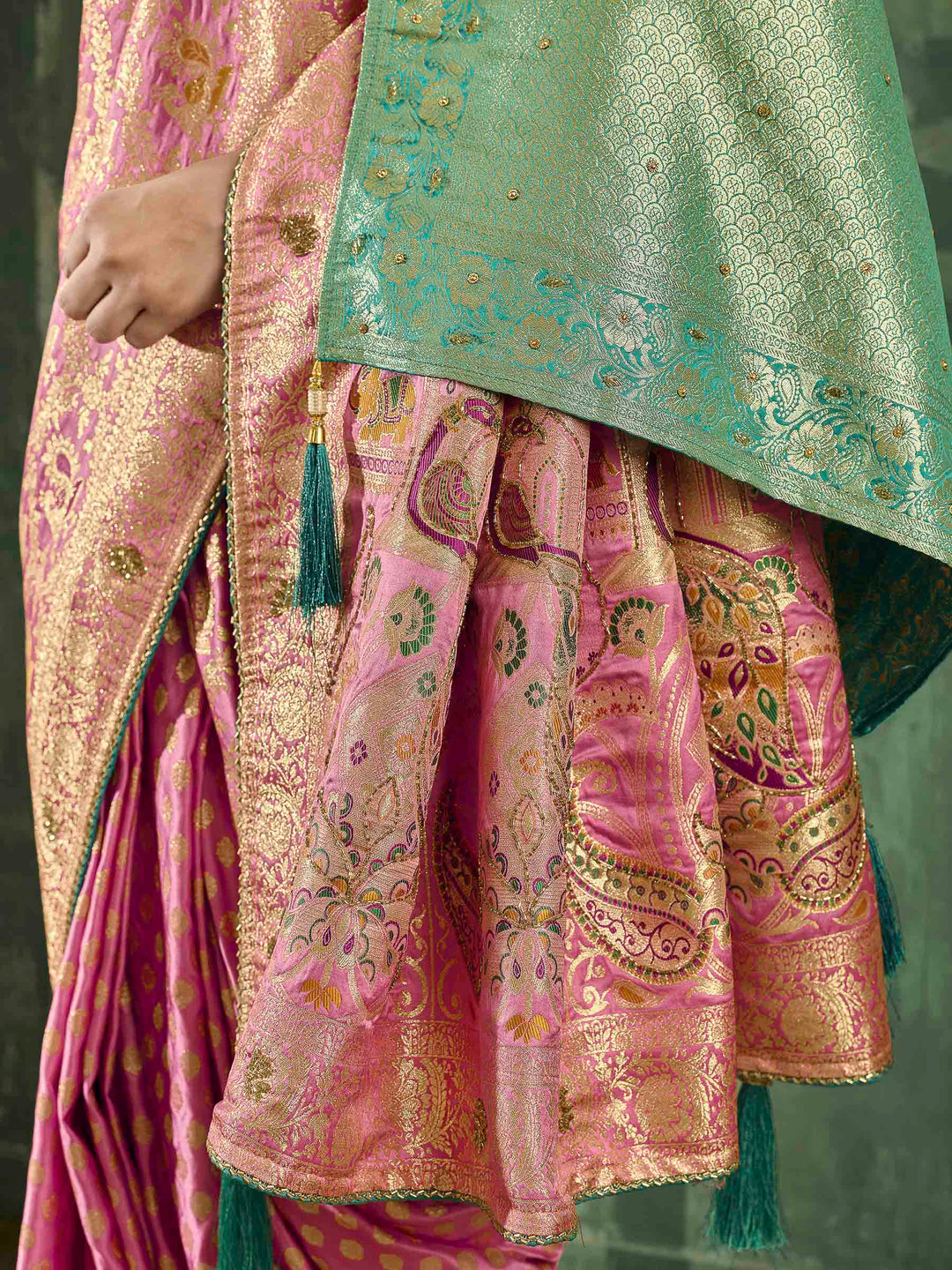 Pink Satin Woven Handloom Saree