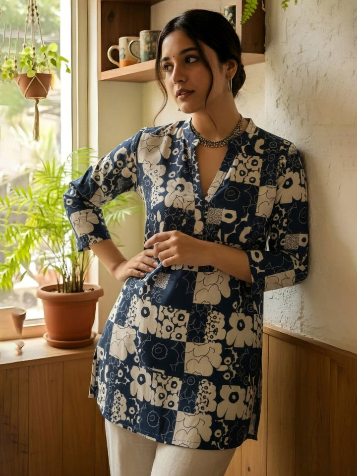 Blue Cotton Blend Printed Kurta