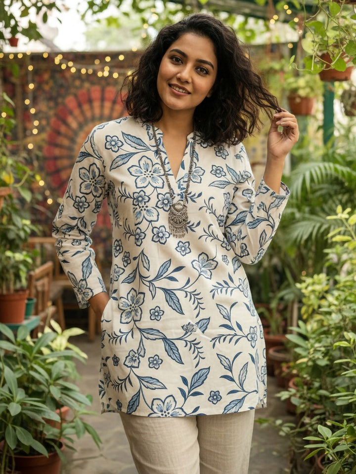 Blue Cotton Blend Printed Kurta