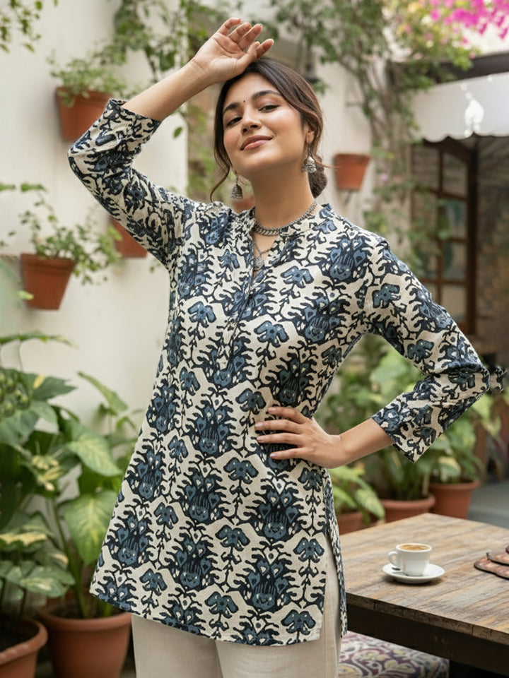 Blue Cotton Blend Printed Kurta