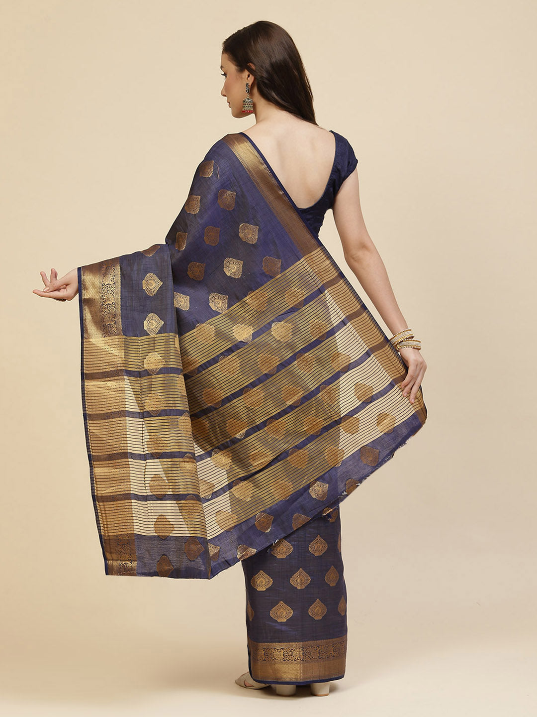 Zari Border Booti Handloom Woven Saree